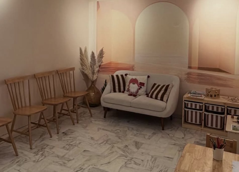 Salle d’accueil du Centre Cocon à Nice, lieu de l’atelier de sensibilisation aux premiers secours bébé